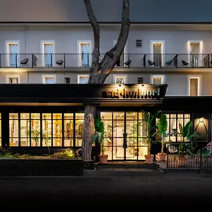 Vagabond 3*, Riccione Italie